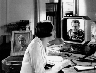 Illustration for article titled These Videophone Concepts Are Cooler Than Your iPhone's FaceTime